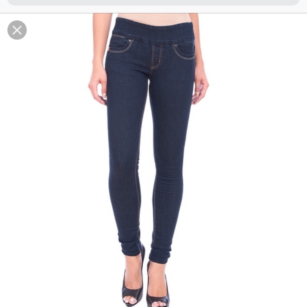 NWOT Lola dark blue wash skinny jeans